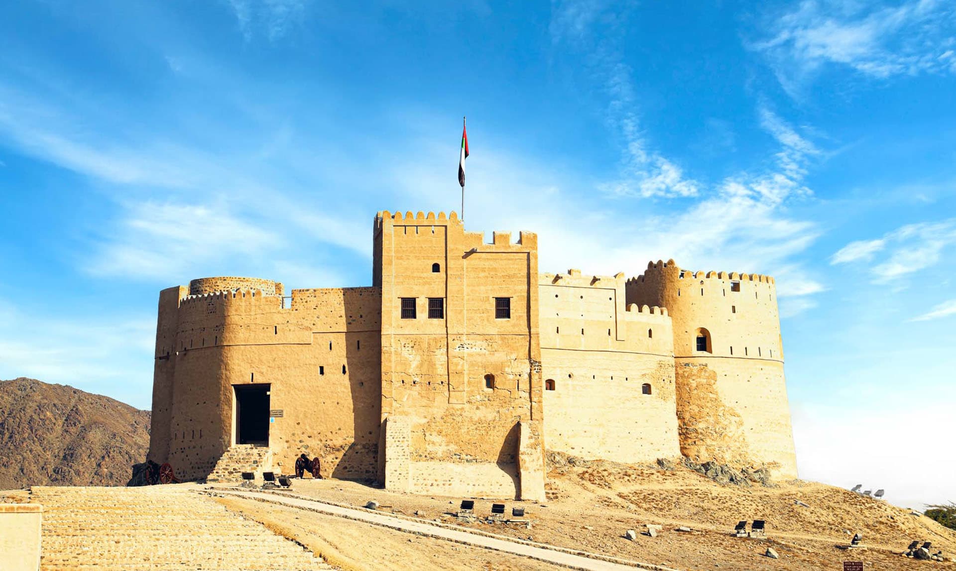 المغامرات في الفجيرة بين التحدي والاستكشاف