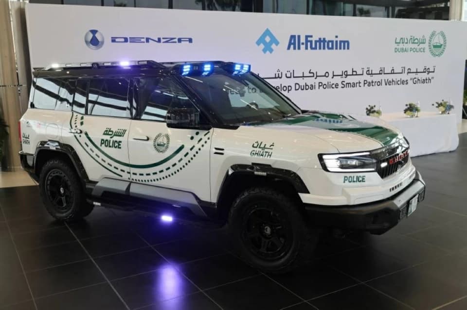 "غياث" مركبة فائقة الذكاء في خدمة شرطة دبي